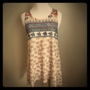 Sleeveless flowy tank top